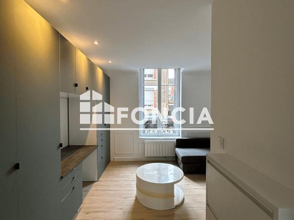 Location Studio meublé 27.4 m² - 8 RUE VOLTAIRE Charleville Mezieres 08000