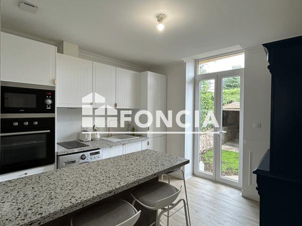 Location Studio meublé 27.4 m² - 8 RUE VOLTAIRE Charleville Mezieres 08000