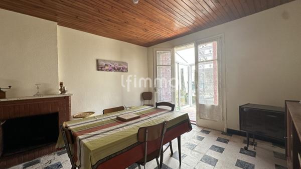 Maison village pierre avec Jardin garage et annexe