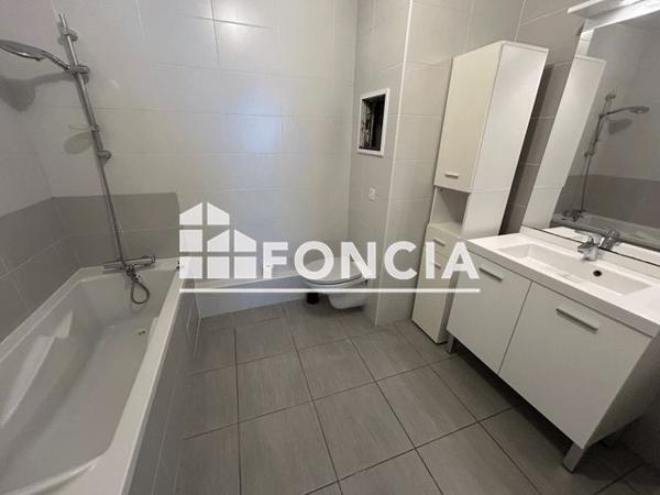 Location Appartement 2 pièces 45.2 m² - 24 RUE MAURICE BOUCHOR Lyon 69007