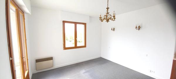 Maison néo-bretonne. Vue mer. Cinq chambres. Terrain de plus de 4000m2.