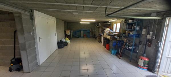Maison néo-bretonne. Vue mer. Cinq chambres. Terrain de plus de 4000m2.