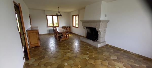 Maison néo-bretonne. Vue mer. Cinq chambres. Terrain de plus de 4000m2.