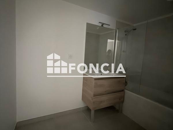 Location Appartement 4 pièces 88.46 m² - Trets 13530