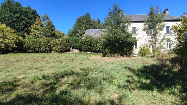 Maison en pierre à rénover, 19160 Sainte Marie Lapanouze