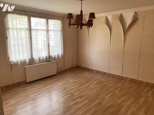 DONGES - Centre / Maison 4 chambres  à rénover 97 m²