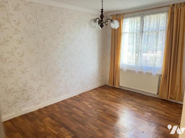 DONGES - Centre / Maison 4 chambres  à rénover 97 m²