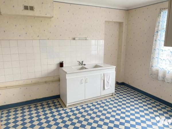 DONGES - Centre / Maison 4 chambres  à rénover 97 m²