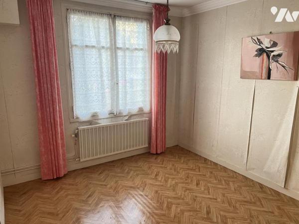 DONGES - Centre / Maison 4 chambres  à rénover 97 m²