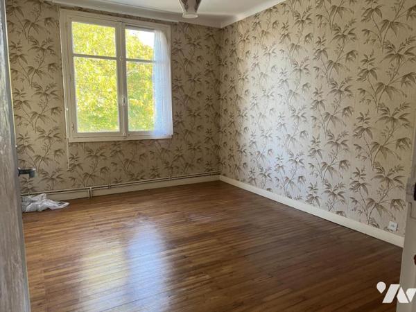 DONGES - Centre / Maison 4 chambres  à rénover 97 m²