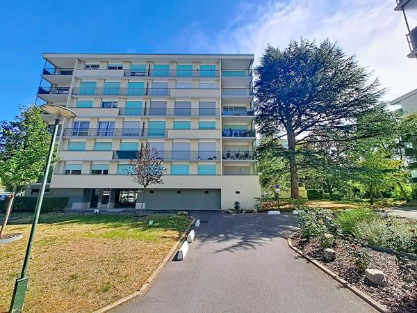 Appartement Arpajon 4 pièces, 3 chambres, 85m², 1 BOX, Terrasse et Balcon !