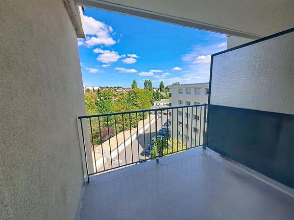 Appartement Arpajon 4 pièces, 3 chambres, 85m², 1 BOX, Terrasse et Balcon !