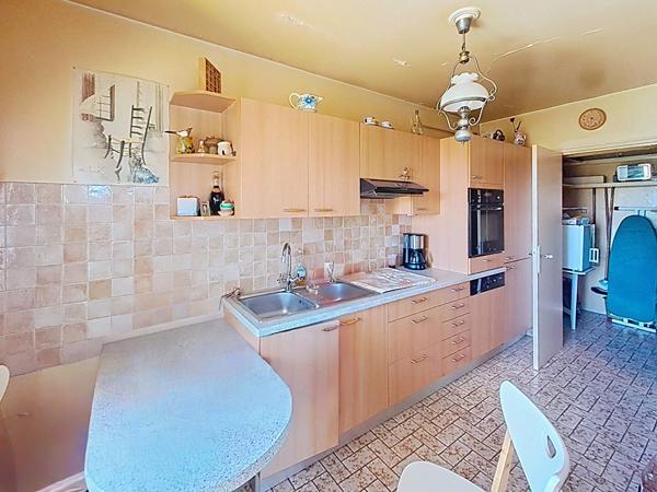 Appartement Arpajon 4 pièces, 3 chambres, 85m², 1 BOX, Terrasse et Balcon !