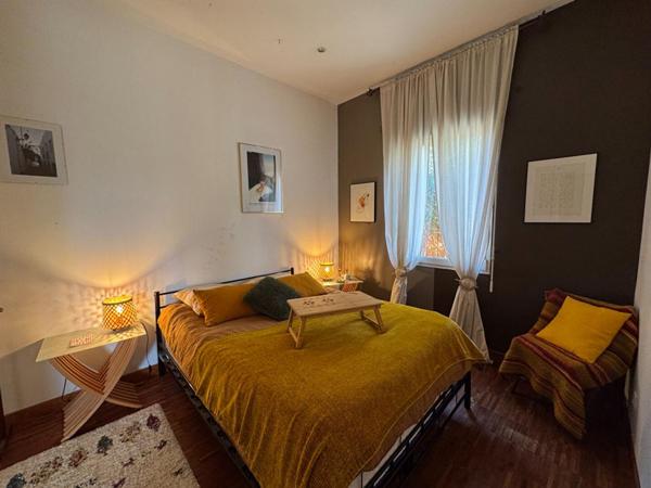 Maison d'architecte de plain-pied à Salleboeuf - 11 pièces - 354 m2 - 7112 m2 de terrain - Double garage - Piscine - 2 dépendances - Aire de stationnement