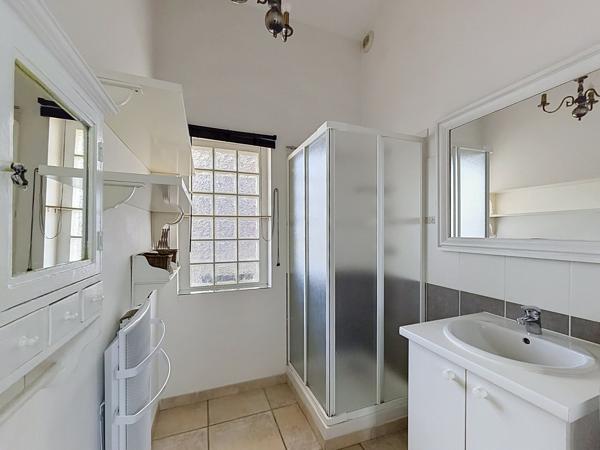 ANGOULEME QUARTIER PRISE, APPARTEMENT AVEC BALCON ET PARKING DANS RESIDENCE DE QUALITE