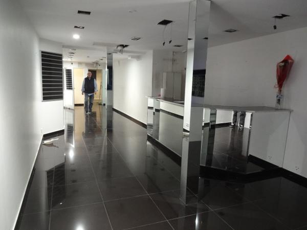 Fonds De Commerce
        
        - 75 m² Exclusivité 99 000 € *