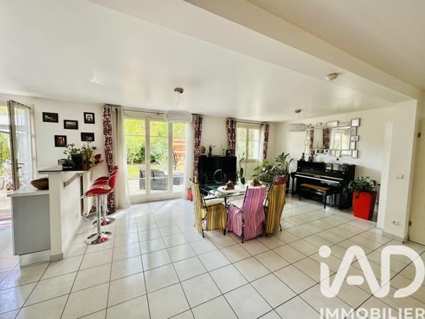Maison à vendre 6 pièces 147 m² Saint-Arnoult-en-Yvelines