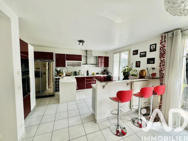 Maison à vendre 6 pièces 147 m² Saint-Arnoult-en-Yvelines