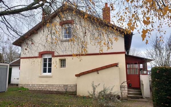 Maison à vendre    3 pièces •  Montceau-les-Mines