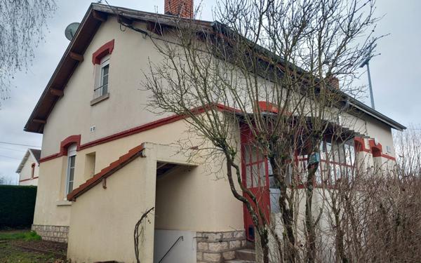 Maison à vendre    3 pièces •  Montceau-les-Mines