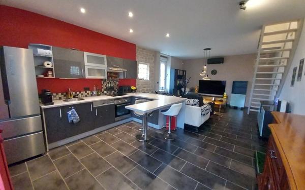 Maison à vendre    3 pièces •  Montceau-les-Mines