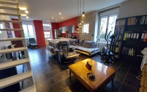 Maison à vendre    3 pièces •  Montceau-les-Mines