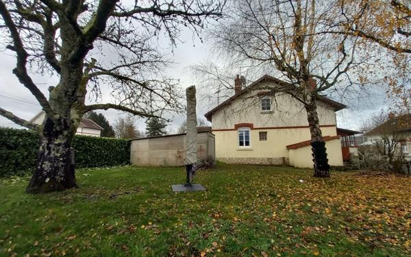 Maison à vendre    3 pièces •  Montceau-les-Mines