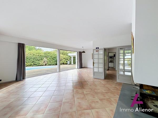 Maison individuelle avec piscine au calme sans vis à vis