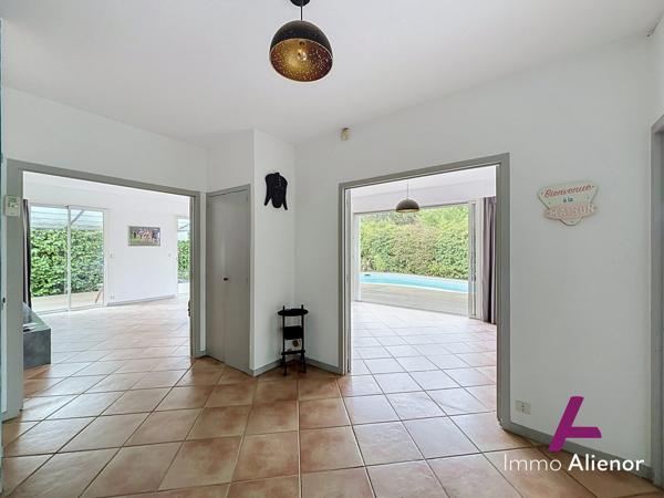 Maison individuelle avec piscine au calme sans vis à vis