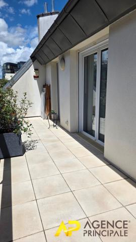 Appartement 3 pièces lumineux au dernier étage à La Garenne-Colombes 632 000 € **  - Référence  1381