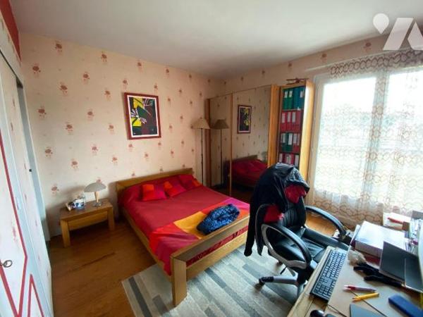 A VENDRE, Gironde, proche Bordeaux, EYSINES, proximité immédiate du centre et du TRAM, sur une ...