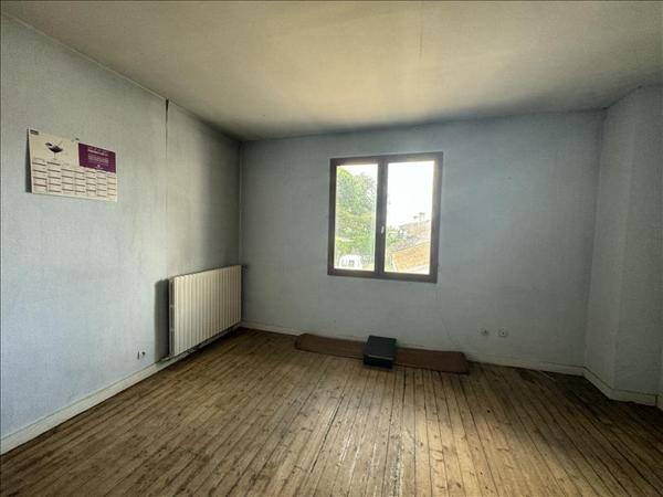 Immeuble à vendre |  Montendre |  150 m²