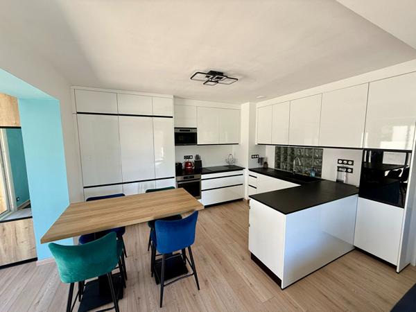 Maison d'exception à La Ciotat - Un havre de paix lumineux - Investissement avec revenu locatif.