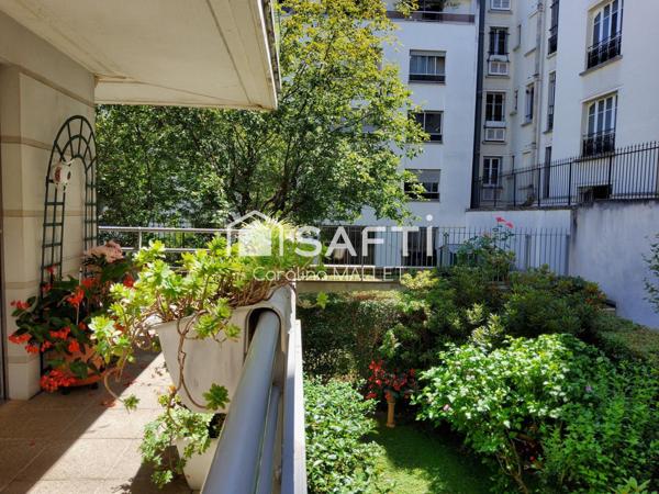 Résidence Carré Mirabeau à 2 pas du Métro ligne 10 appartement T4, double salon, 2 chambres, cave et parking