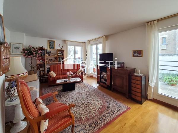 Résidence Carré Mirabeau à 2 pas du Métro ligne 10 appartement T4, double salon, 2 chambres, cave et parking