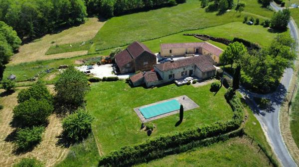 Maison ancienne - Prayssac propriété sur 28.350 m² de terrain