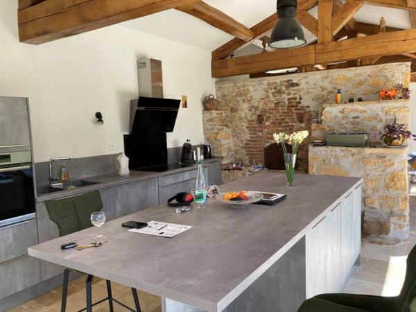 Maison ancienne - Prayssac propriété sur 28.350 m² de terrain