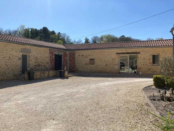 Maison ancienne - Prayssac propriété sur 28.350 m² de terrain