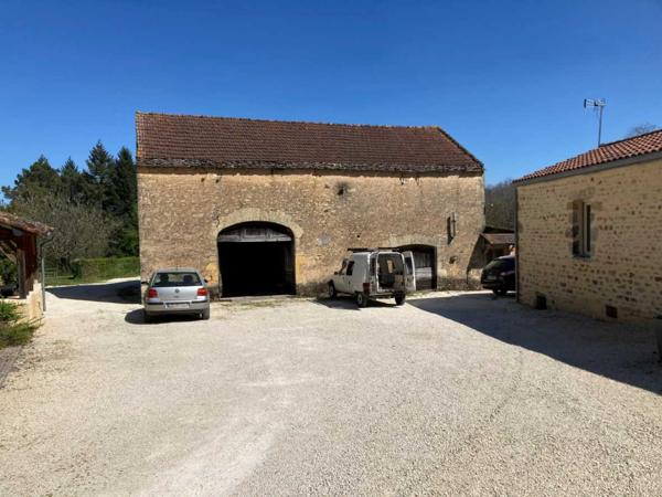 Maison ancienne - Prayssac propriété sur 28.350 m² de terrain