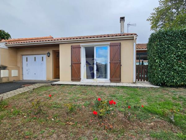 Vente maison en lotissement Soyaux (16800), 117.00m² avec 4 pièce(s) dont 3 chambre(s) sur 464.00m² de terrain. Agence Allard Brimeaud