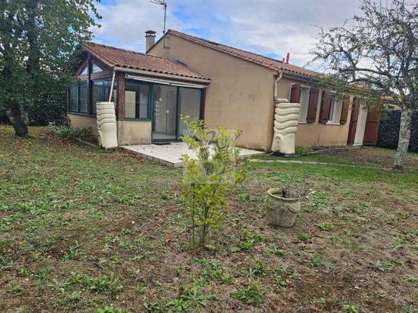 Vente maison en lotissement Soyaux (16800), 117.00m² avec 4 pièce(s) dont 3 chambre(s) sur 464.00m² de terrain. Agence Allard Brimeaud