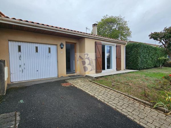 Vente maison en lotissement Soyaux (16800), 117.00m² avec 4 pièce(s) dont 3 chambre(s) sur 464.00m² de terrain. Agence Allard Brimeaud