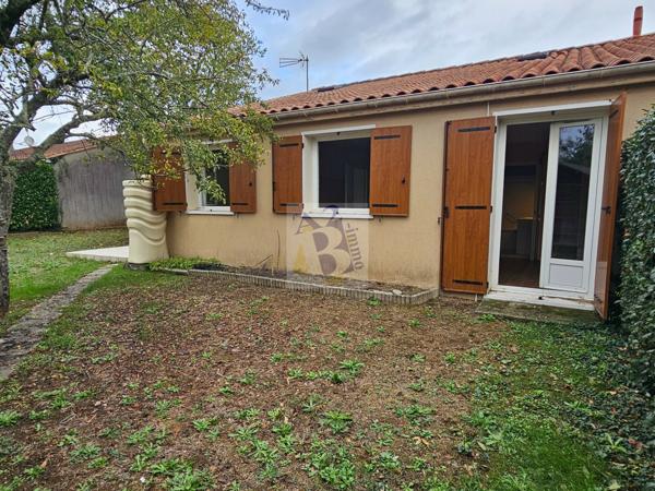 Vente maison en lotissement Soyaux (16800), 117.00m² avec 4 pièce(s) dont 3 chambre(s) sur 464.00m² de terrain. Agence Allard Brimeaud