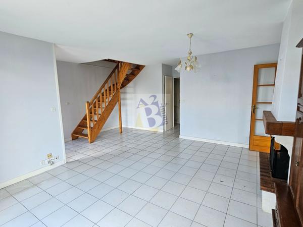 Vente maison en lotissement Soyaux (16800), 117.00m² avec 4 pièce(s) dont 3 chambre(s) sur 464.00m² de terrain. Agence Allard Brimeaud