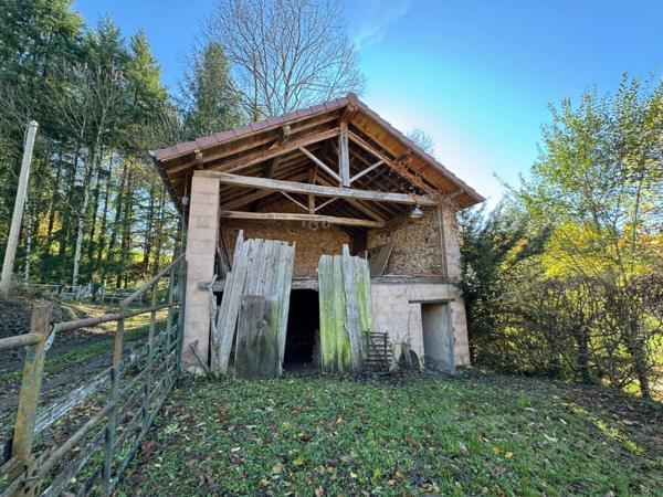 Maison à vendre 7 pièces proche de CHAUFFAILLES (71) 216m² - 5 chambres - dépendances - terrain 1495m²