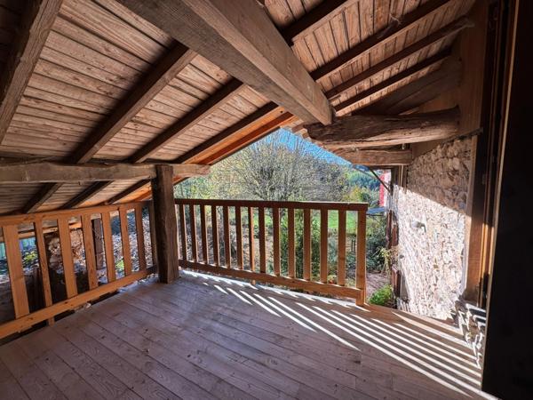 Maison à vendre 7 pièces proche de CHAUFFAILLES (71) 216m² - 5 chambres - dépendances - terrain 1495m²