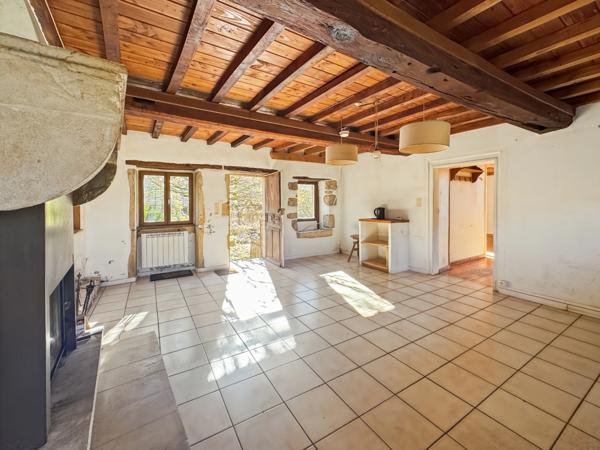 Maison à vendre 7 pièces proche de CHAUFFAILLES (71) 216m² - 5 chambres - dépendances - terrain 1495m²