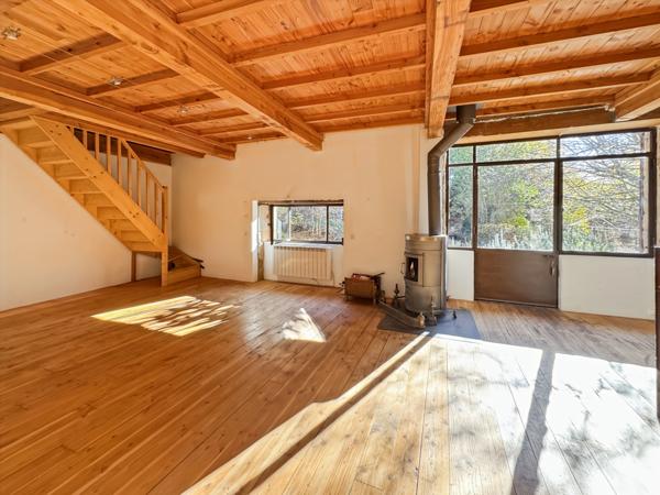 Maison à vendre 7 pièces proche de CHAUFFAILLES (71) 216m² - 5 chambres - dépendances - terrain 1495m²