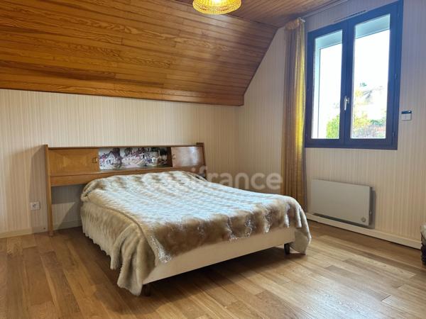 Maison à vendre de 179 m2 SAINT BRIS LE VINEUX (89) 4 chambres plus bureau sous-sol garage Terrain