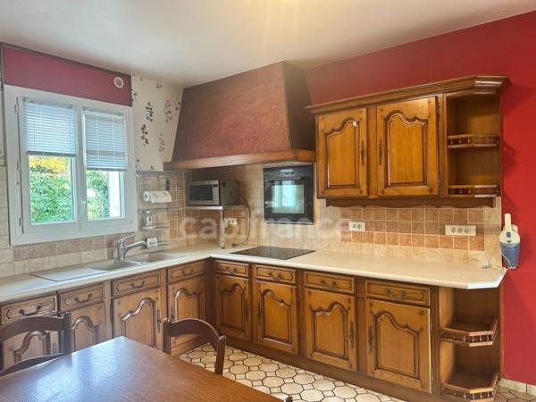 Maison à vendre de 179 m2 SAINT BRIS LE VINEUX (89) 4 chambres plus bureau sous-sol garage Terrain